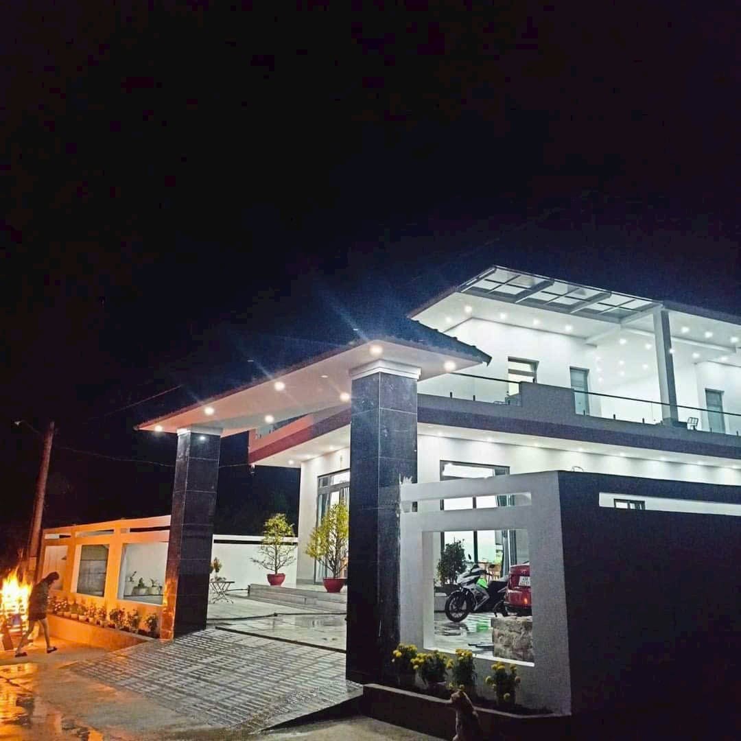 Nằm ngay Nam Hà, Lâm Hà, Lâm Đồng.