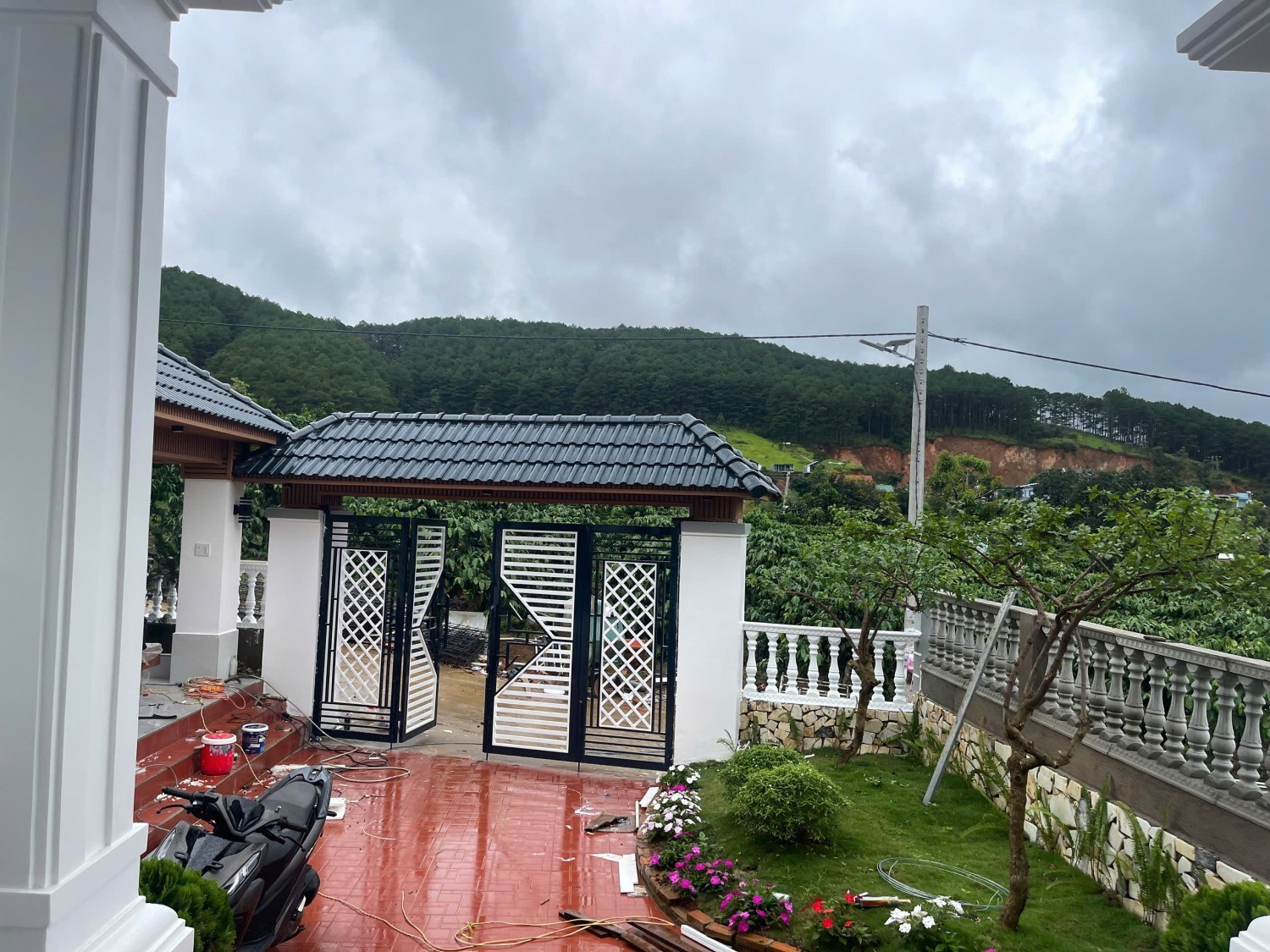 NHÀ NGHỈ DƯỠNG VEN ĐÀ LẠT – CÁCH DT725...