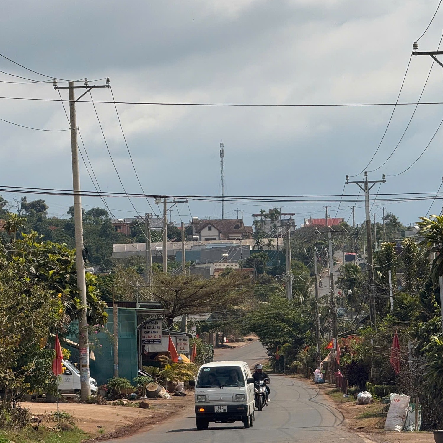 Bán gần 500m2 đất Nam Hà, mặt tiền đường...